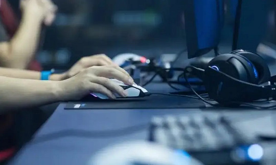 東莞男子沉迷遊戲被打 離家12年!歸來時父母均已過世 東莞男子沉迷遊戲被打 離家12年!歸來時父母均已過世