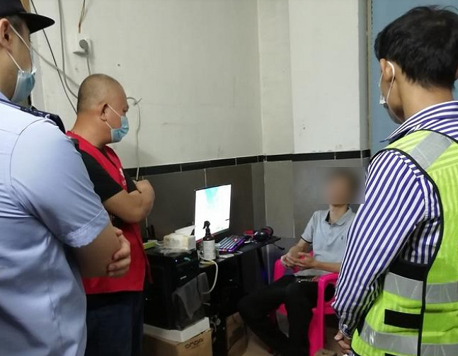 東莞男子沉迷遊戲被打 離家12年!歸來時父母均已過世 東莞男子沉迷遊戲被打 離家12年!歸來時父母均已過世