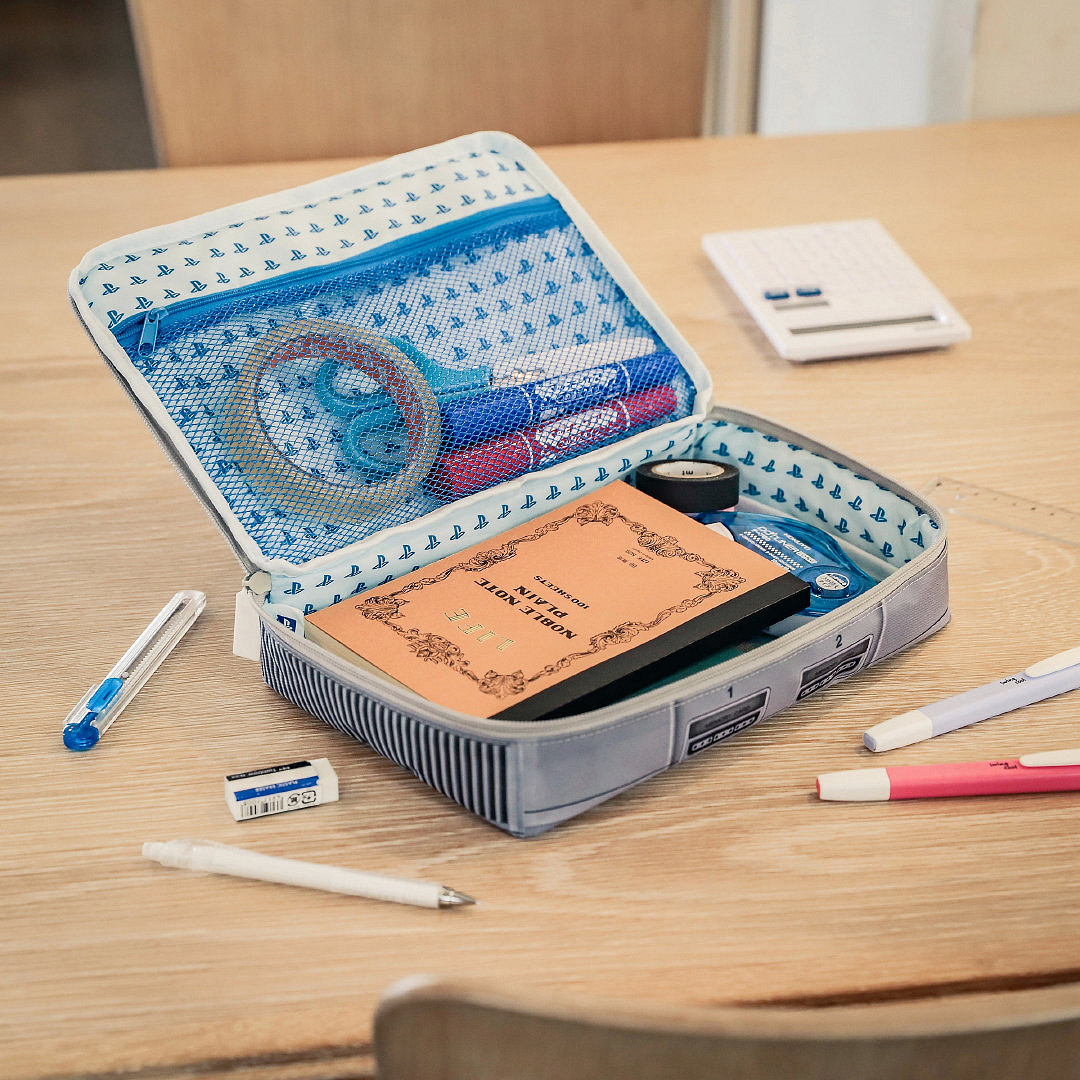 重拾昔日榮光 PS主機外形1比1收納包隨紀念特刊附贈