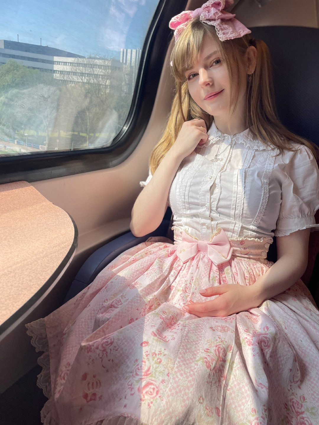 《生化4：重製版》阿什莉臉模性感美照！私密溫泉影片