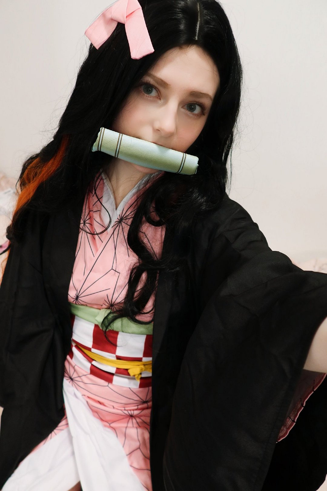 《生化4：重製版》阿什莉臉模性感美照！私密溫泉影片