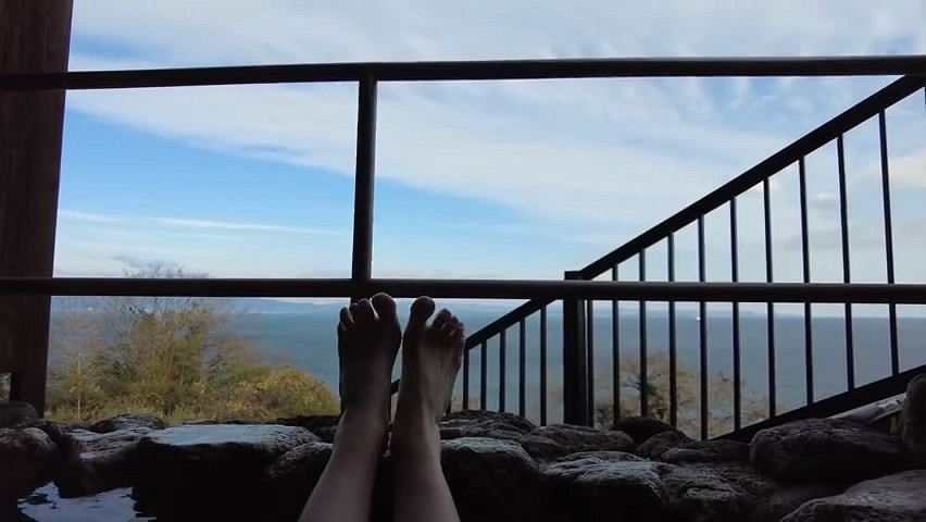 《生化4：重製版》阿什莉臉模性感美照！私密溫泉影片