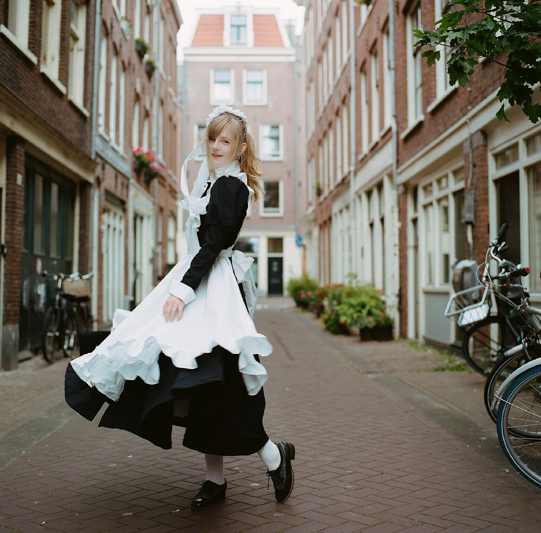 《生化4：重製版》阿什莉臉模性感美照！私密溫泉影片