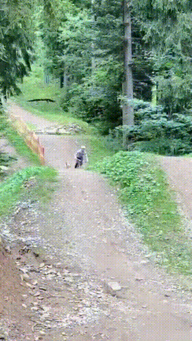 拯救失足少女結果自己下海 動圖 大爺上年紀了體力依舊 拯救失足少女結果自己下海 動圖 大爺上年紀了體力依舊