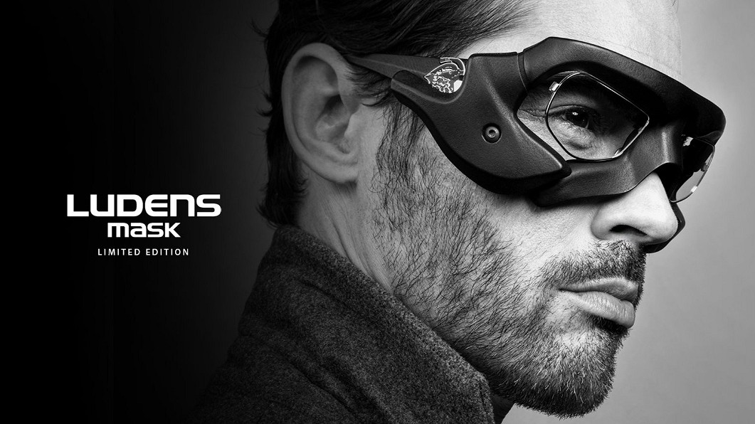 看起來略顯羞恥！小島秀夫曬“盧登斯面具”眼鏡試戴照