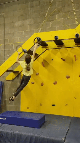 拯救失足少女結果自己下海 動圖 大爺上年紀了體力依舊 拯救失足少女結果自己下海 動圖 大爺上年紀了體力依舊