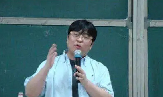 完結的“真還傳”與不再“交個朋友”的羅永浩