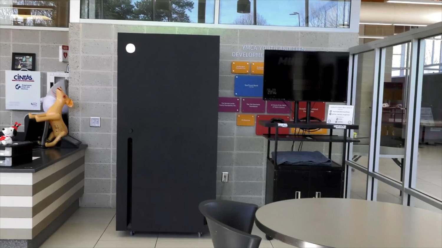 技術宅大神再出手!魔改"最大XSX主機":真冰箱主機! 技術宅大神再出手!魔改"最大XSX主機":真冰箱主機!