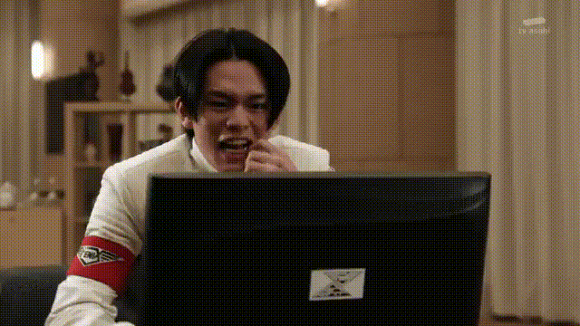 如果早知道,當上假面騎士也要“下海拍片” 如果早知道,當上假面騎士也要“下海拍片”