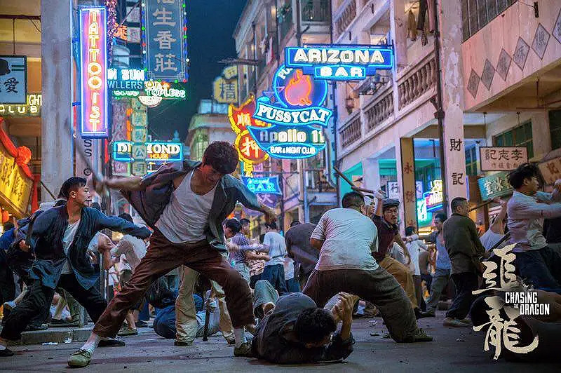 在炫目的“光汙染”中爽快殺敵——《生死輪回》試玩