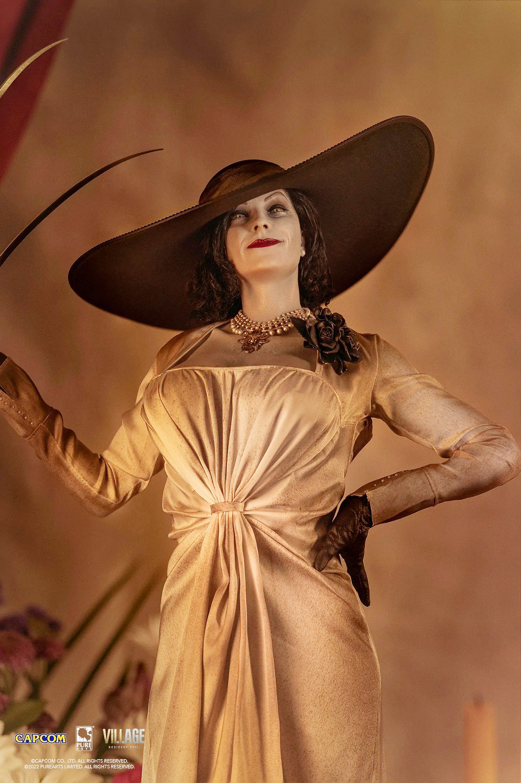 性感夫人抱回家！《生化8》吸血鬼夫人真人模型開賣