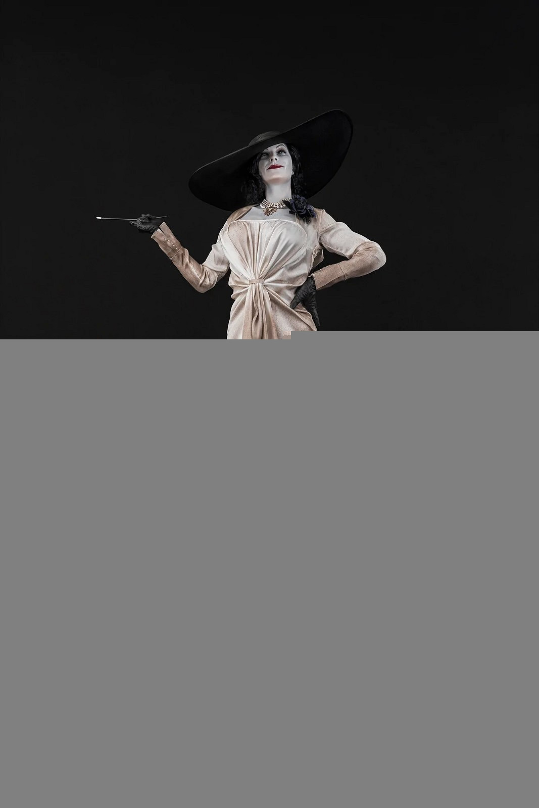 性感夫人抱回家！《生化8》吸血鬼夫人真人模型開賣